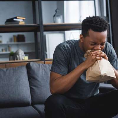 man-struggles-with-panic-attack-1024x683